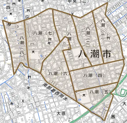 八潮とその周辺の地図。町の範囲を重ねている