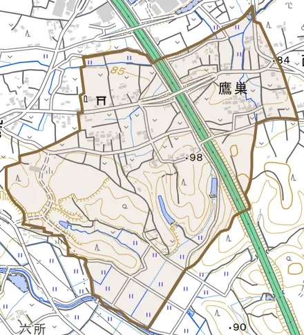 大字鷹巣とその周辺の地図。町の範囲を重ねている