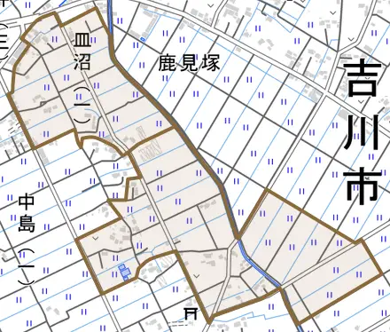皿沼とその周辺の地図。町の範囲を重ねている