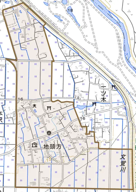 大字地頭方とその周辺の地図。町の範囲を重ねている