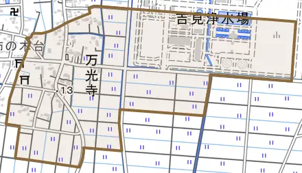 大字万光寺とその周辺の地図。町の範囲を重ねている