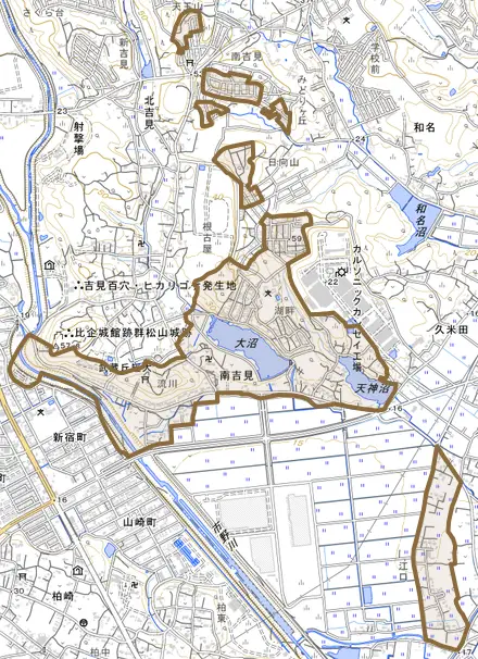 大字南吉見とその周辺の地図。町の範囲を重ねている