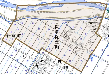 阿弥陀堂町とその周辺の地図。町の範囲を重ねている