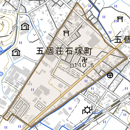 五個荘石塚町とその周辺の地図。町の範囲を重ねている