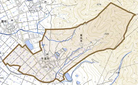 平尾町とその周辺の地図。町の範囲を重ねている