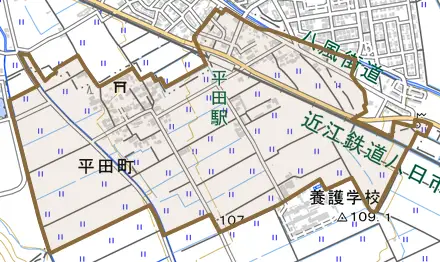 平田町とその周辺の地図。町の範囲を重ねている