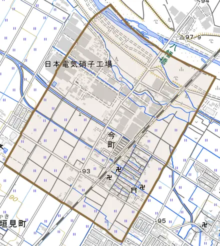 今町とその周辺の地図。町の範囲を重ねている