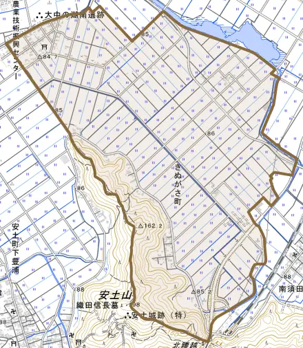 きぬがさ町とその周辺の地図。町の範囲を重ねている
