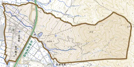 北坂町とその周辺の地図。町の範囲を重ねている