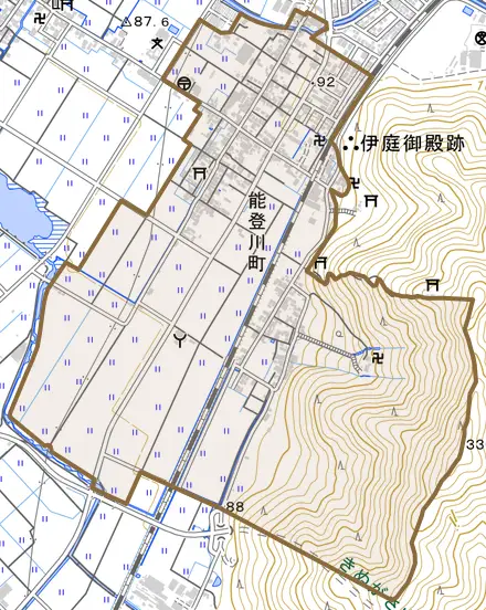 能登川町とその周辺の地図。町の範囲を重ねている