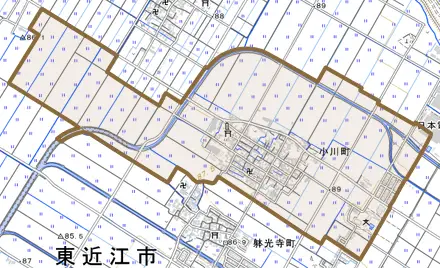 小川町とその周辺の地図。町の範囲を重ねている