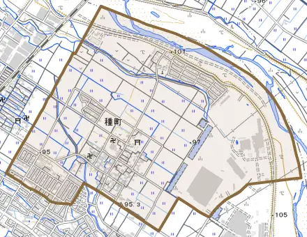 種町とその周辺の地図。町の範囲を重ねている