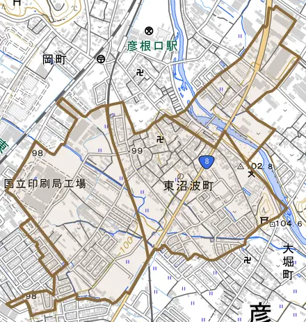 東沼波町とその周辺の地図。町の範囲を重ねている