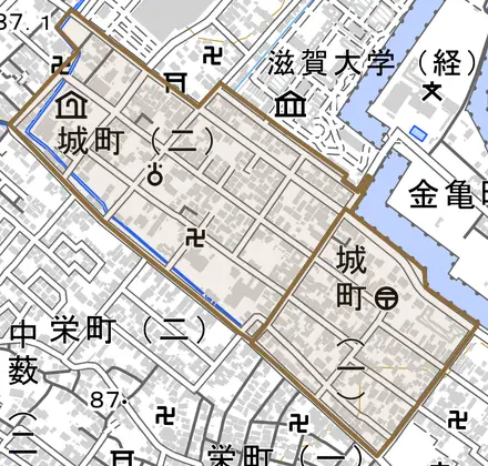 城町とその周辺の地図。町の範囲を重ねている