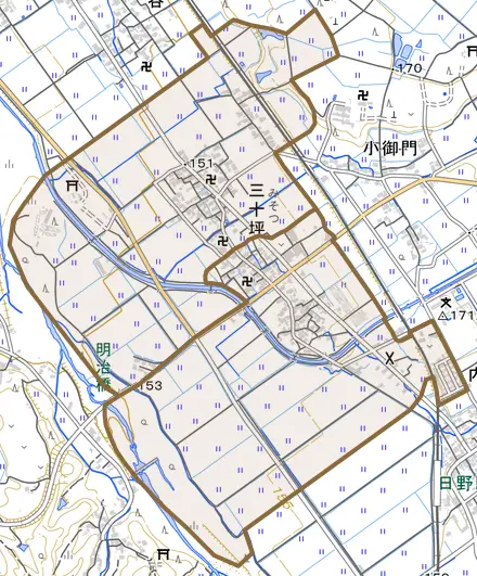 大字三十坪とその周辺の地図。町の範囲を重ねている