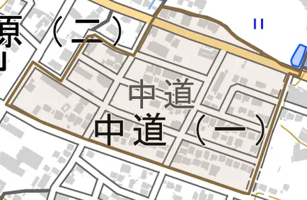 中道とその周辺の地図。町の範囲を重ねている
