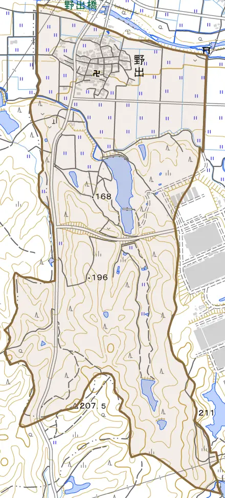 大字野出とその周辺の地図。町の範囲を重ねている