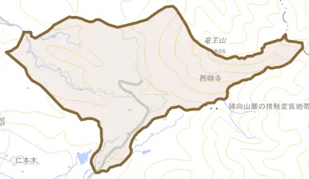 大字西明寺とその周辺の地図。町の範囲を重ねている