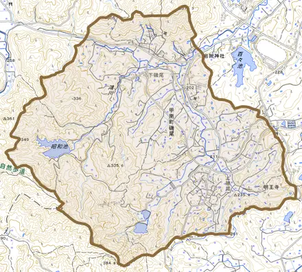 甲南町磯尾とその周辺の地図。町の範囲を重ねている