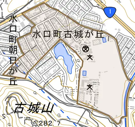 水口町古城が丘とその周辺の地図。町の範囲を重ねている
