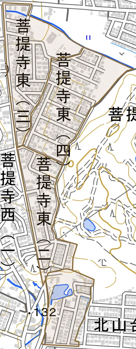 菩提寺東とその周辺の地図。町の範囲を重ねている