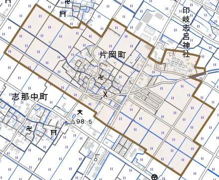 片岡町とその周辺の地図。町の範囲を重ねている