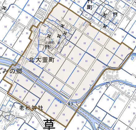 北大萱町とその周辺の地図。町の範囲を重ねている