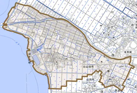 北山田町とその周辺の地図。町の範囲を重ねている