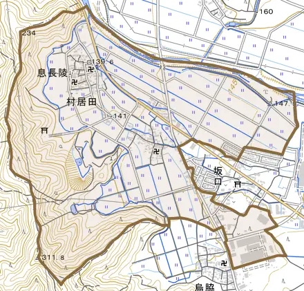 村居田とその周辺の地図。町の範囲を重ねている