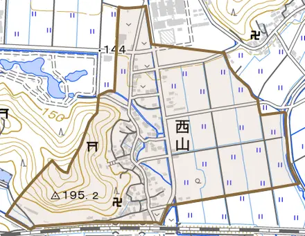 西山とその周辺の地図。町の範囲を重ねている