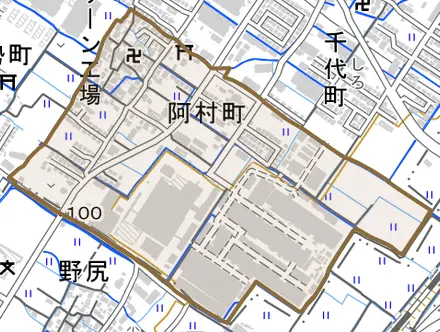 阿村町とその周辺の地図。町の範囲を重ねている