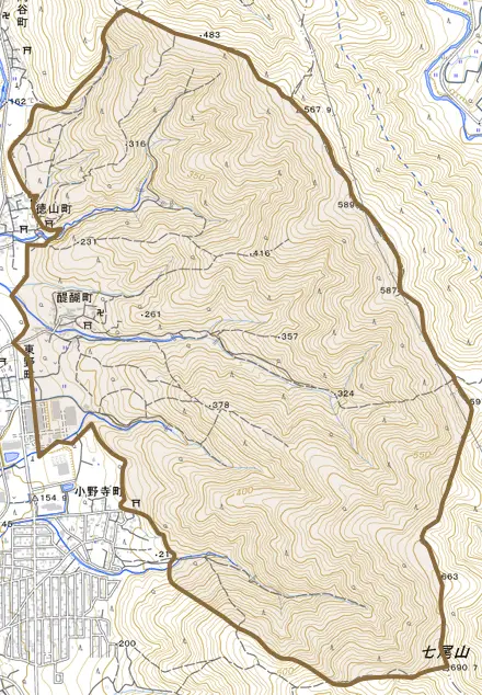 醍醐町とその周辺の地図。町の範囲を重ねている
