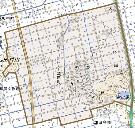 加田町とその周辺の地図。町の範囲を重ねている