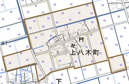 上八木町とその周辺の地図。町の範囲を重ねている