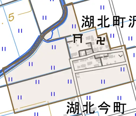 湖北町沢とその周辺の地図。町の範囲を重ねている