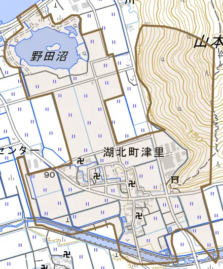 湖北町津里とその周辺の地図。町の範囲を重ねている
