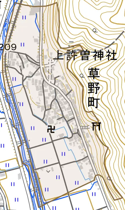草野町とその周辺の地図。町の範囲を重ねている