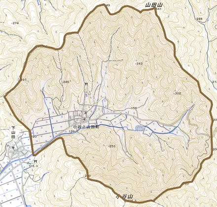 小谷上山田町とその周辺の地図。町の範囲を重ねている