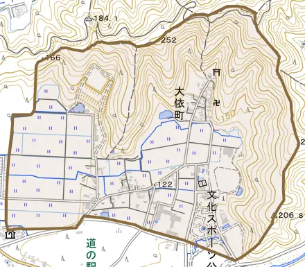 大依町とその周辺の地図。町の範囲を重ねている