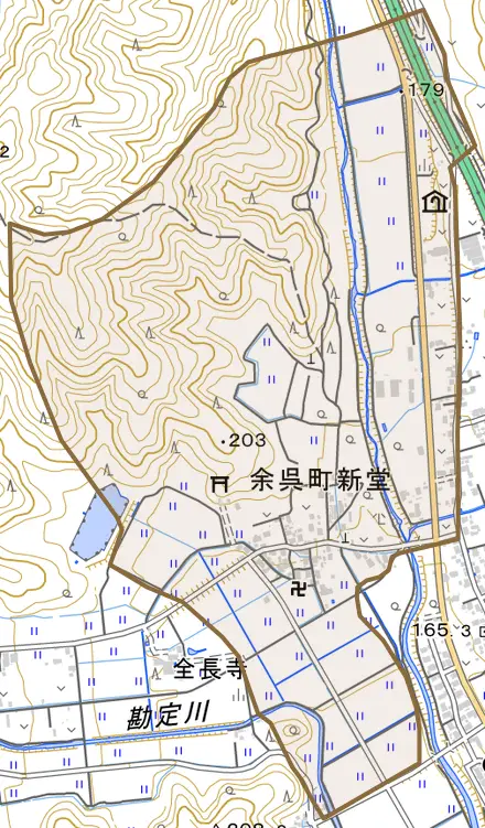 余呉町新堂とその周辺の地図。町の範囲を重ねている