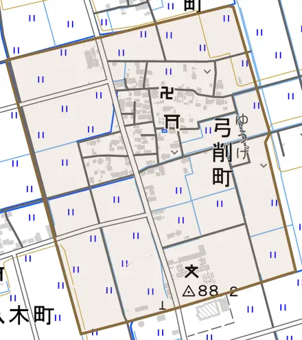 弓削町とその周辺の地図。町の範囲を重ねている