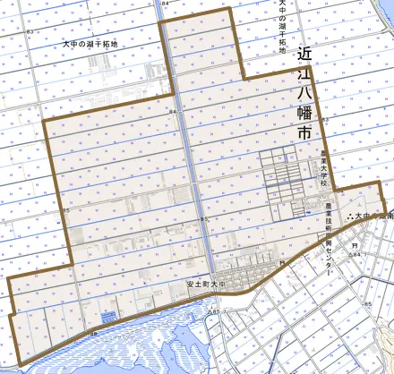 安土町大中とその周辺の地図。町の範囲を重ねている