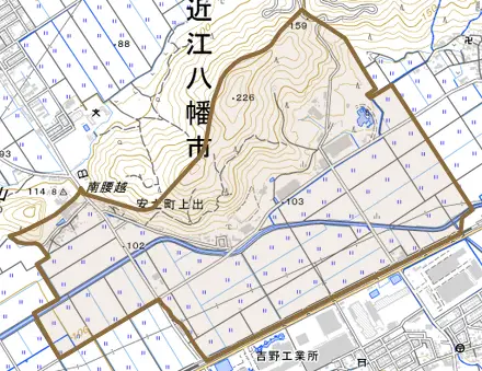 安土町上出とその周辺の地図。町の範囲を重ねている
