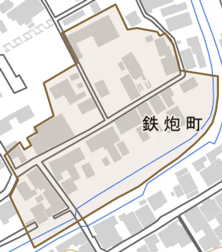 鉄炮町とその周辺の地図。町の範囲を重ねている
