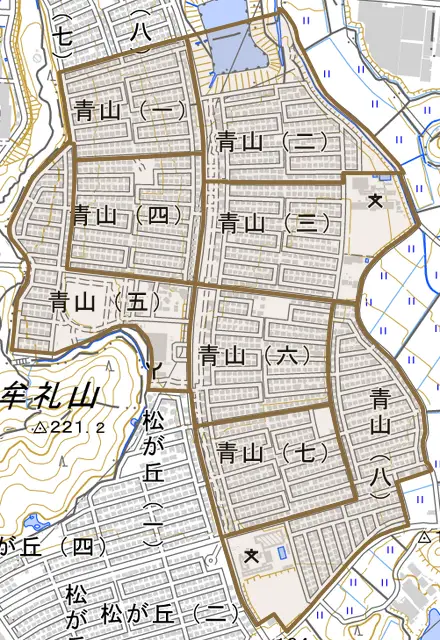 青山とその周辺の地図。町の範囲を重ねている