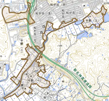 平野とその周辺の地図。町の範囲を重ねている