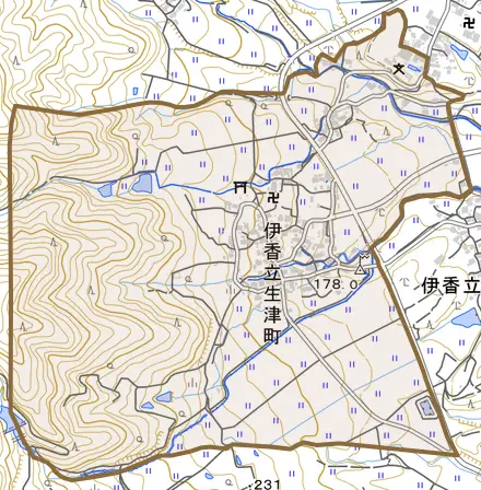 伊香立生津町とその周辺の地図。町の範囲を重ねている