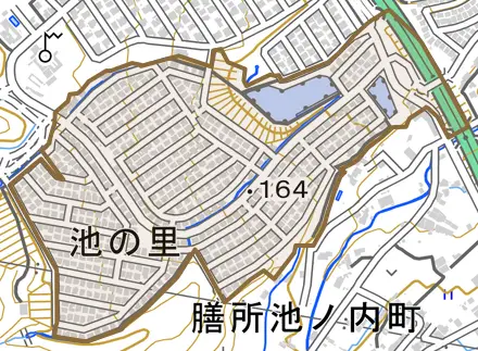 池の里とその周辺の地図。町の範囲を重ねている