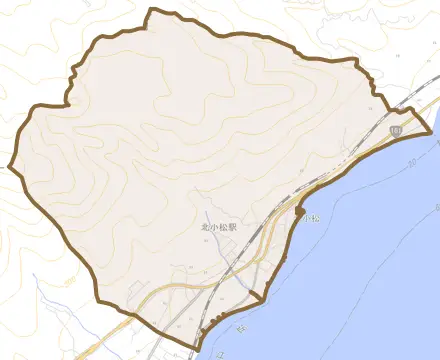 北小松とその周辺の地図。町の範囲を重ねている