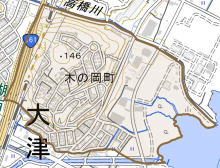木の岡町とその周辺の地図。町の範囲を重ねている